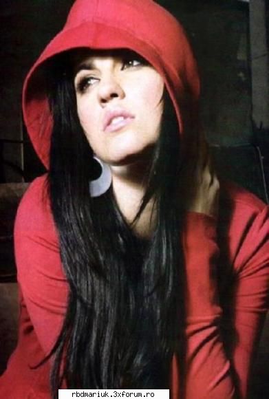 Secrete - Delia este sora Andreei si este cantareata in - Fan fictions