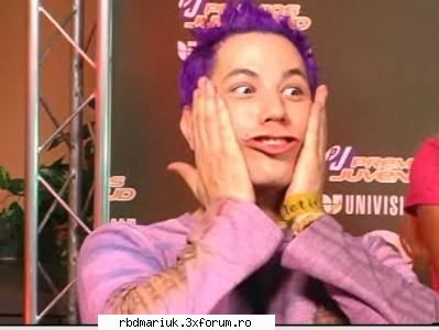 chris : aoleuu anny!!!mai taci odata!!nu te mai suport sa vb despre pantalonii tai cu turbat :x