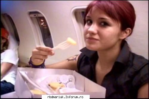 dul : mmm..e delicioasa mancarea sa gushty? comentarii haioase pt poza k rbd